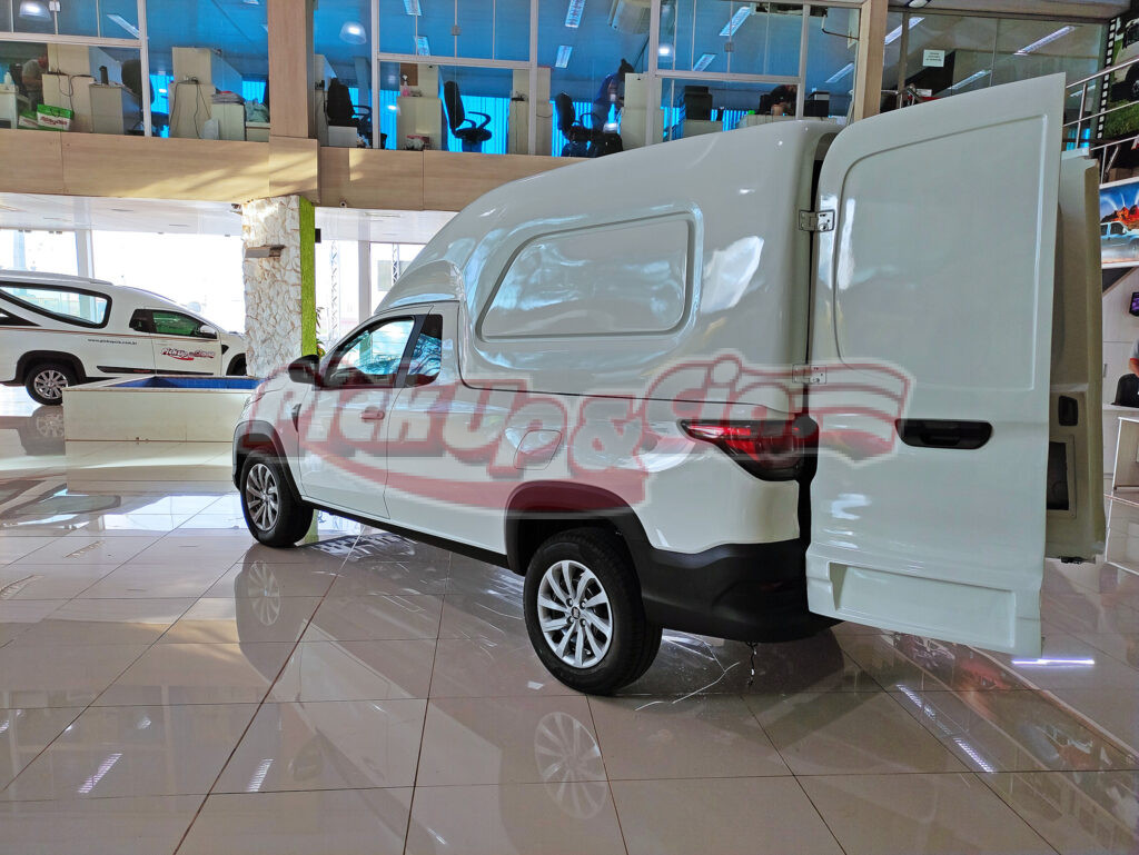 Capota de Fibra Furgão Carga Alta para Fiat Strada com dua portas com chave e vedação.